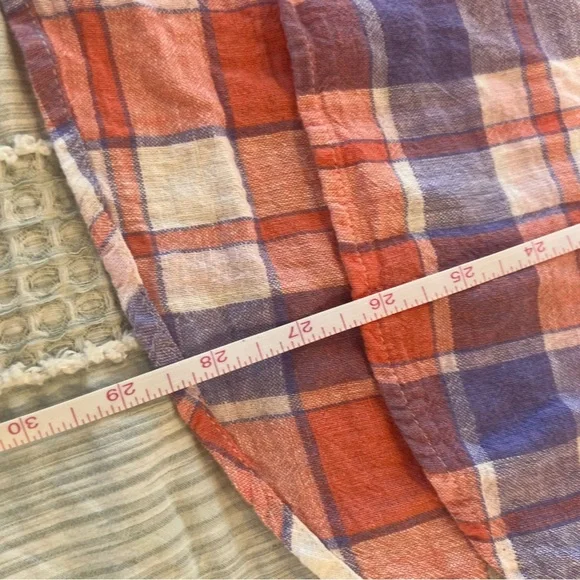 Izod Women’s Large Salmon Purple White Plaid Linen Blend Button Up Shirt - Picture 7 of 7